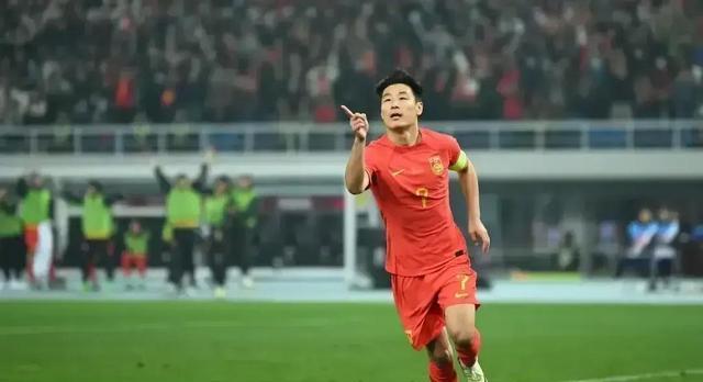 国内足坛热议：谁将夺得本赛季冠军？的简单介绍