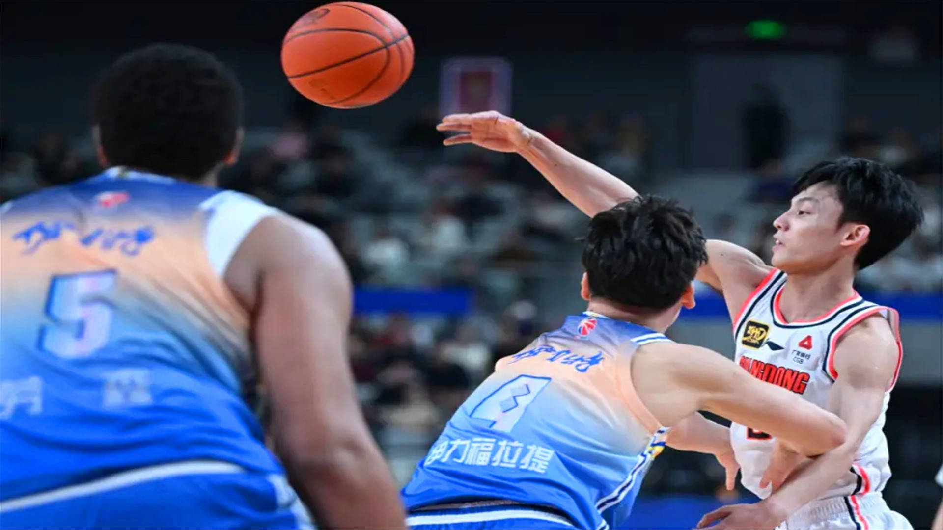 爱游戏官方-关于广东队再胜新疆男篮，风光依旧独领潮流的信息