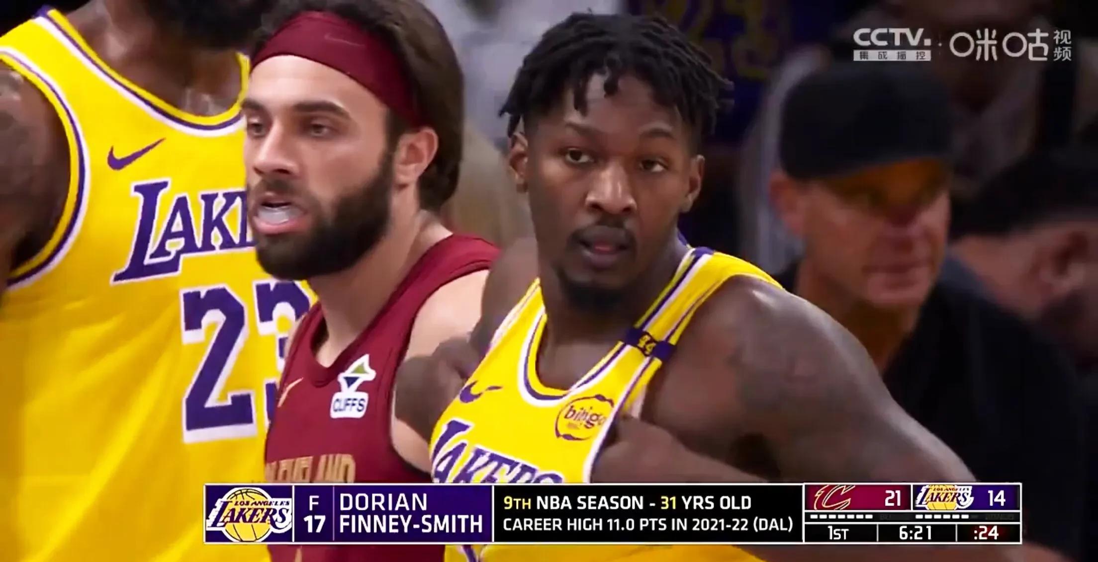 湖人众将表现低迷，球队高层紧急召开会议