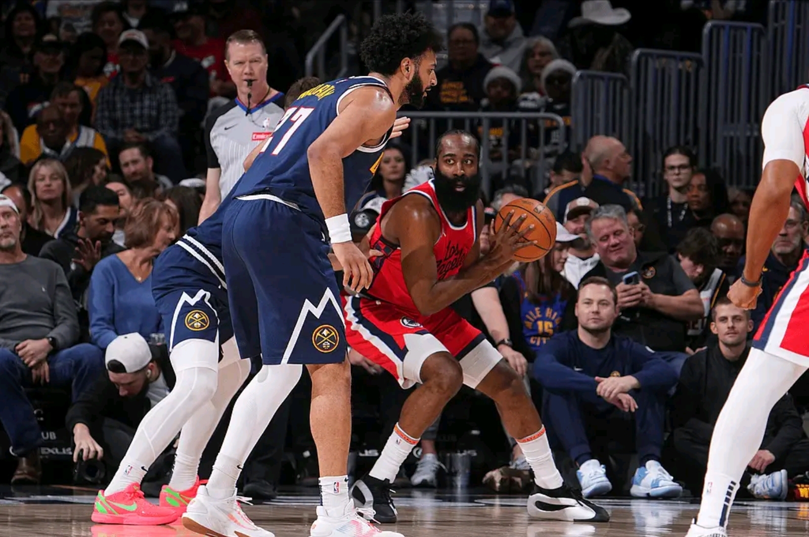 快船惨败猛火遭遇两连败