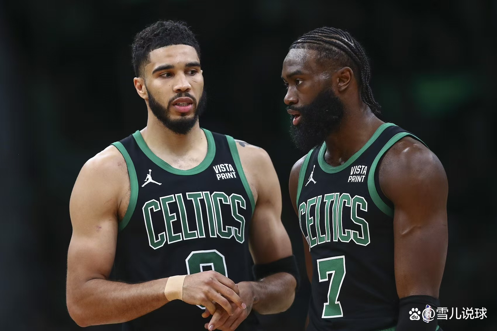 76人客场击败凯尔特人,东部战局激烈 76人客场击败凯尔特人,东部战局激烈