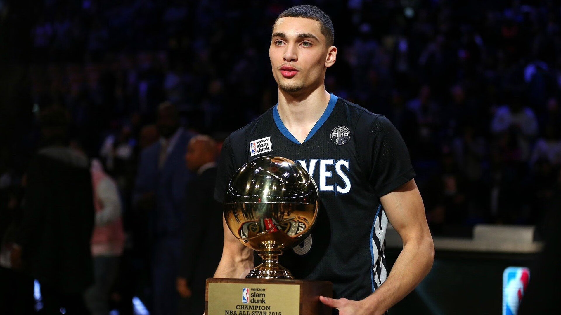 爱游戏在线-英超争冠之夜，门神截断王座，奥纳纳的神之一手为何无争议？