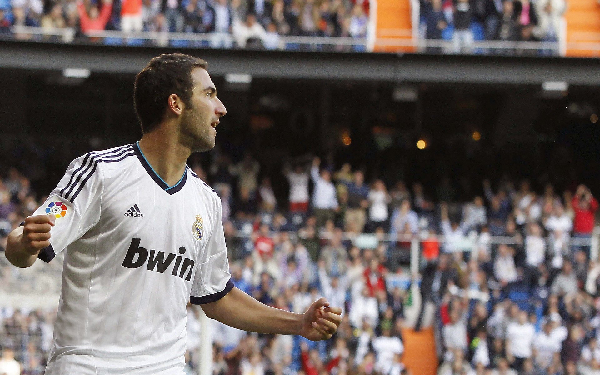 孤胆英雄难敌团队洪流，德罗赞烈火焚身，难阻国王铁骑碾压公牛